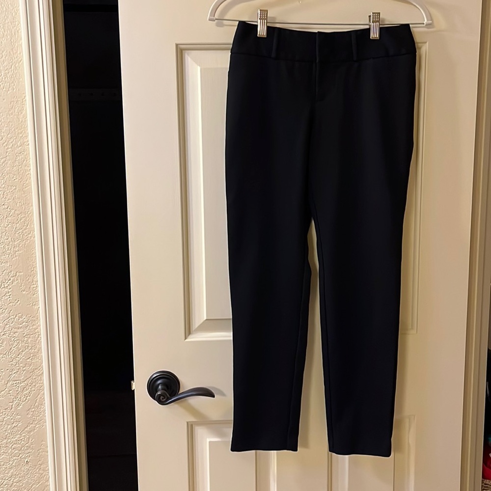 Michael Kors pants size 4P never worn.